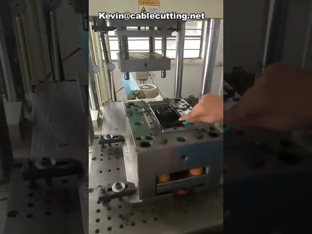 Máquina de inyección deslizante simple de 85 toneladas para fabricar fundas de móvil y cubiertas para teléfono