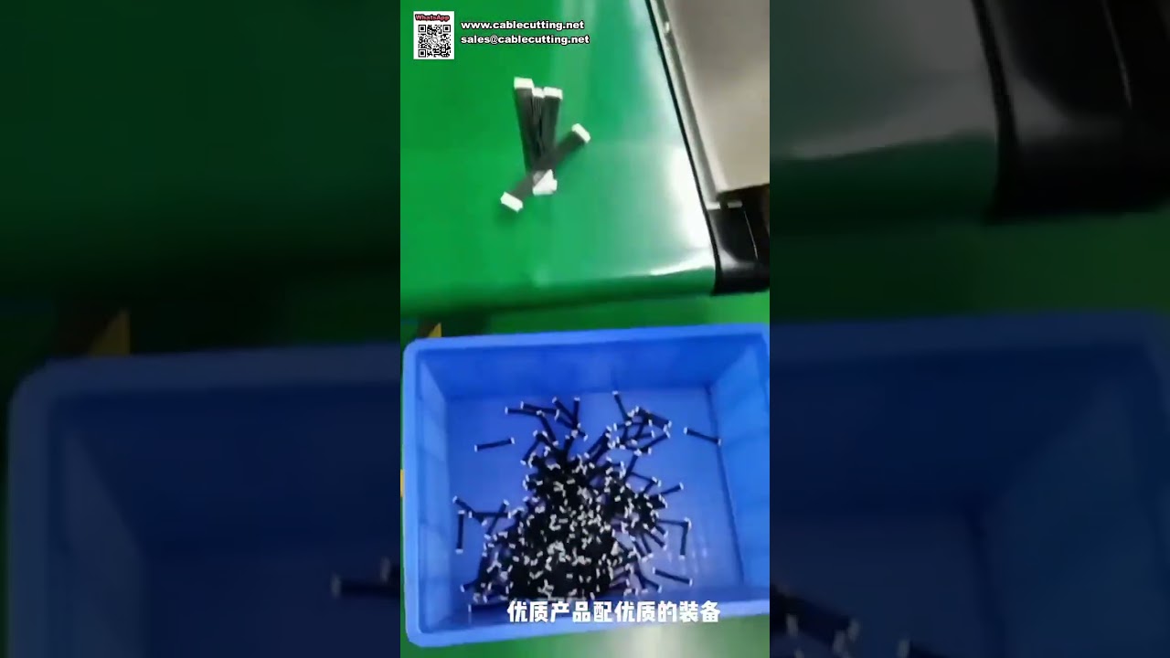 Equipo inteligente automático de crimpado de terminales e inserción en alojamientos para extremos simples y dobles