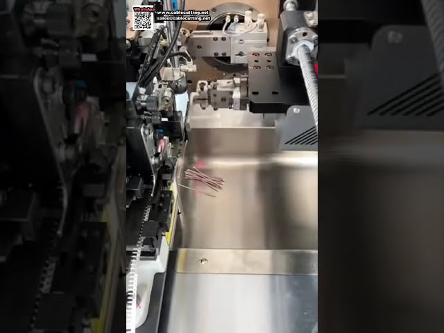 Máquina automática para separar, cortar, crimpar doble extremo y estañar un extremo de cables planos