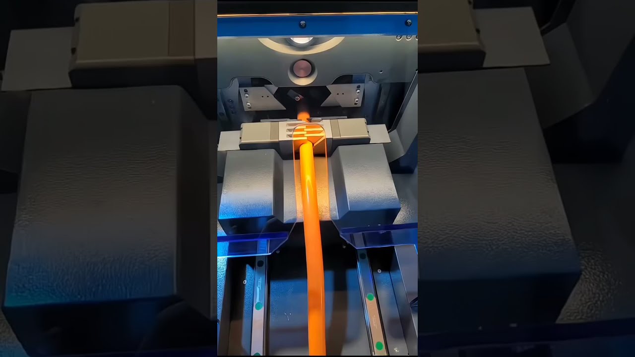 Procesador de Cable Blindado Multicapa: Pela Capas, Corta y Dobla la Trenza Metálica | Equipo para Arneses EV