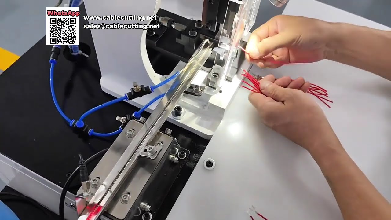 Sistema de Alimentador Vibratorio de Terminal Y para Línea Automatizada de Procesamiento de Arneses