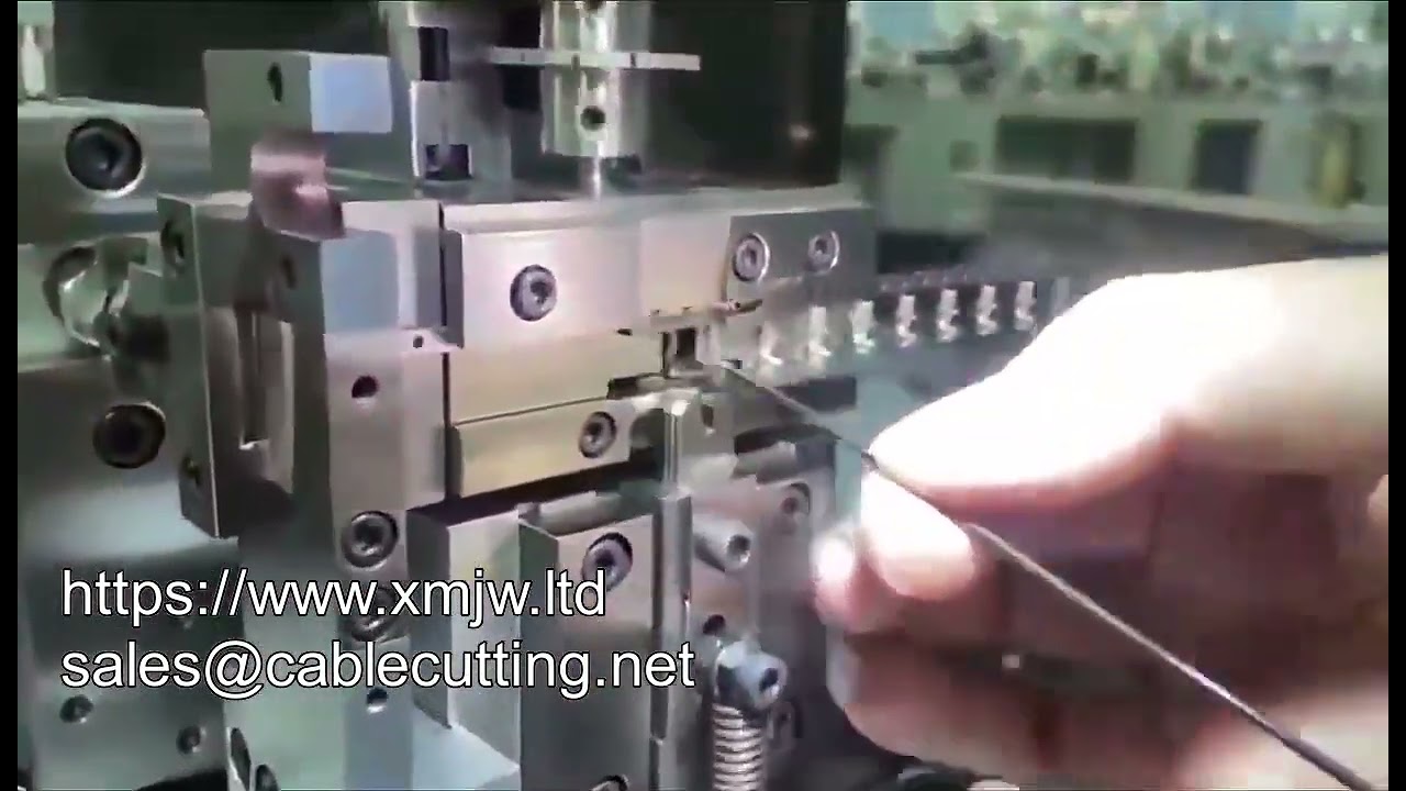Máquina para crimpar conector Ipex en cable 113: WPM ipex en acción
