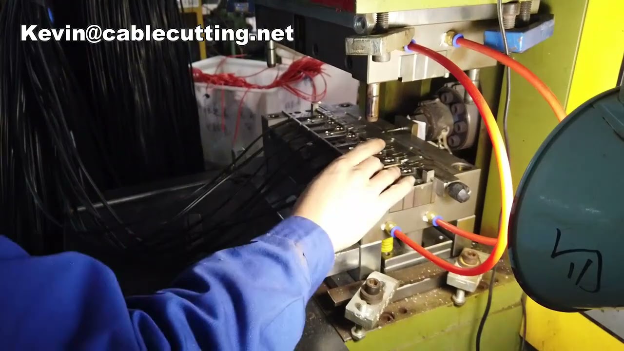 Cables de alimentación angulados C7, C13, C14, C15 - 90 grados para industria