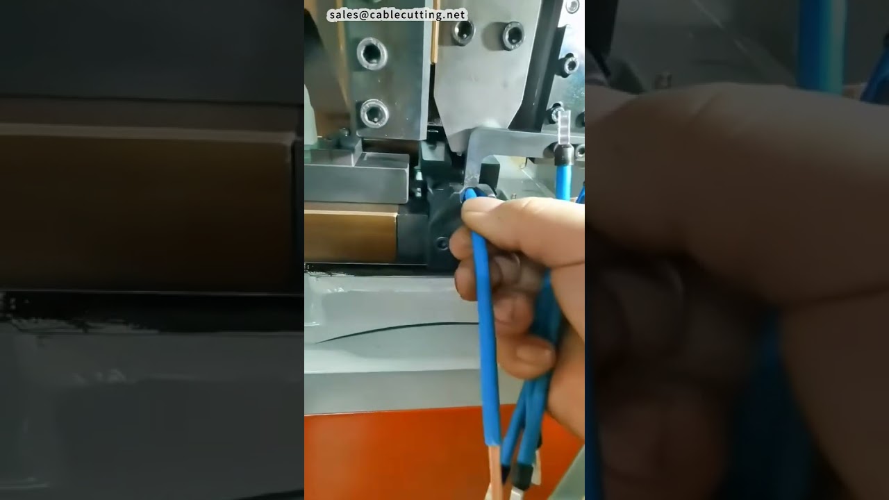 Máquina crimpadora de terminales de tubo de gran calibre con alimentador vibratorio | Automatización industrial en acción
