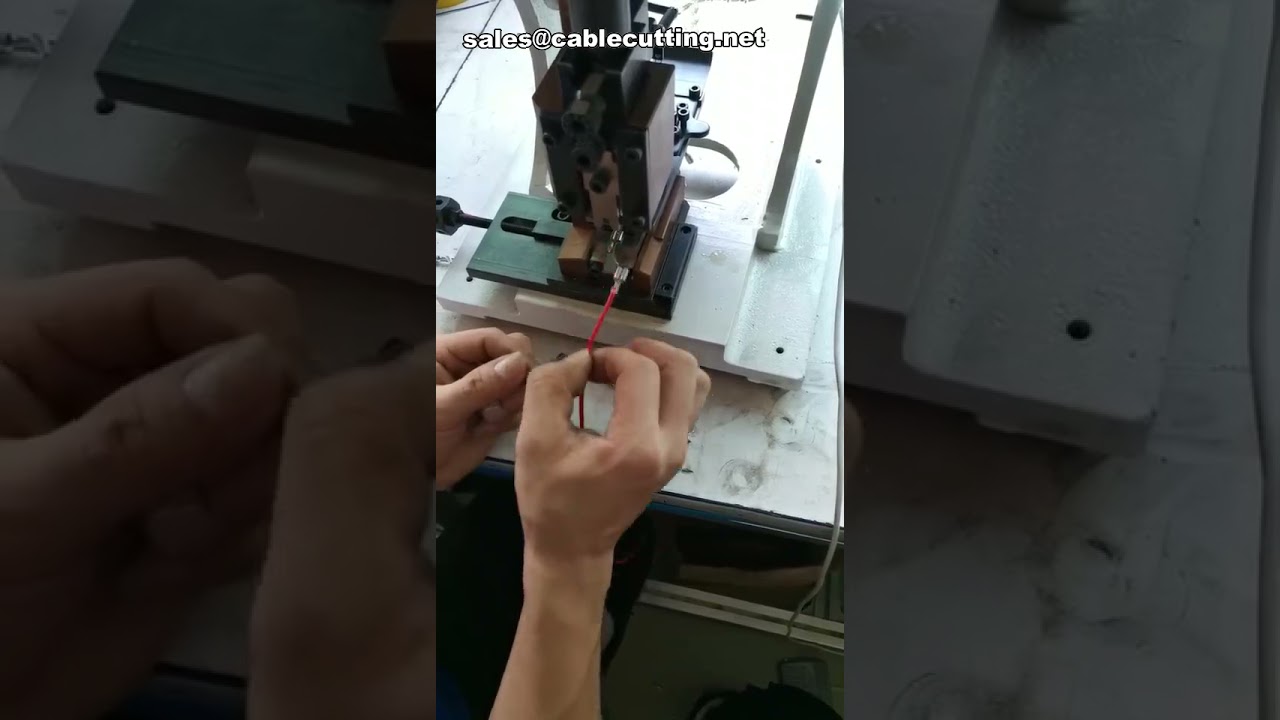 Fabricante de Máquinas de Terminales de Alambre: Moldes y Matrices OTP, Aplicadores de Crimpado de Alta Precisión