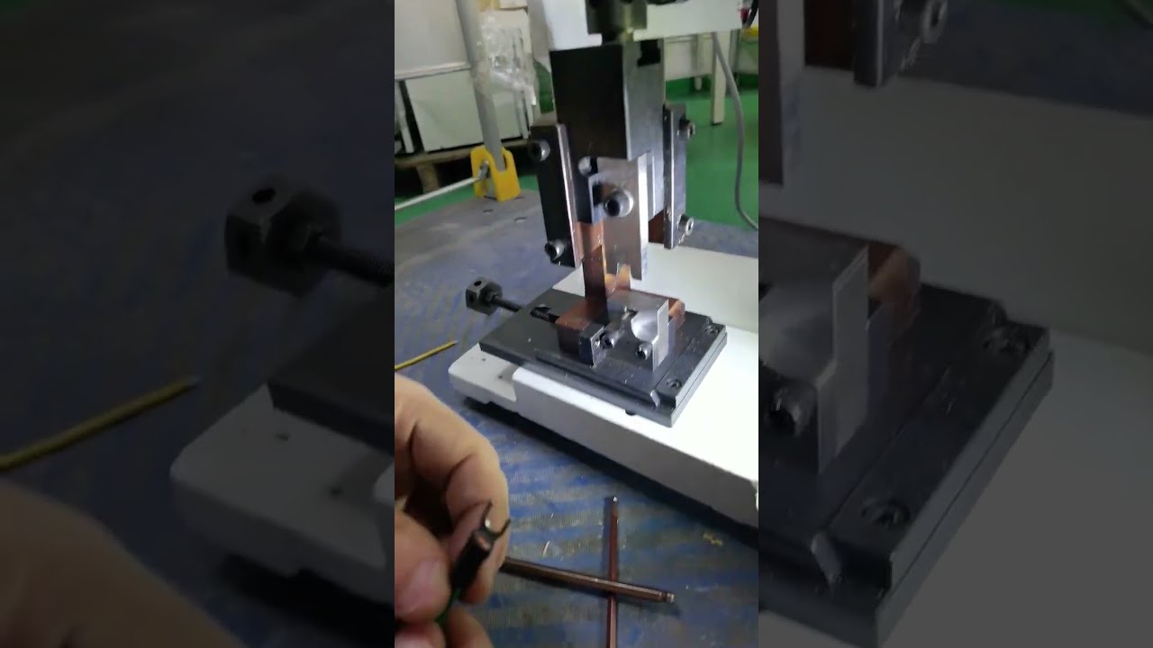 2T Terminal Machine with Single Grain Mold Crimping Cold Press Terminals