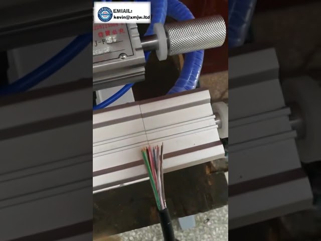 Máquina Neumática Pelacables para Cables Largos y Gruesos | Pelador de Cables OD 3-65mm, Longitud de Pelado 300mm (Modelo 8)