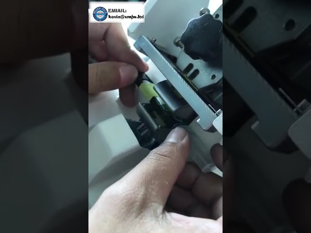 Máquina de Enrollado de Cinta para Arneses de Cables | Etiquetado Automático y Plegado de Cinta