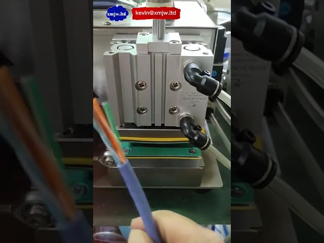 Máquina de Enderezar y Destorcer Cables de Red - Alta Eficiencia para Procesar Núcleos
