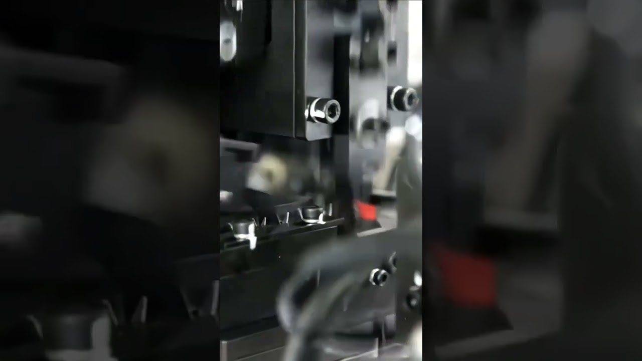 Máquina personalizada para arneses de motos eléctricas: engaste doble/simple, sello impermeable e inserción de tubo numerado