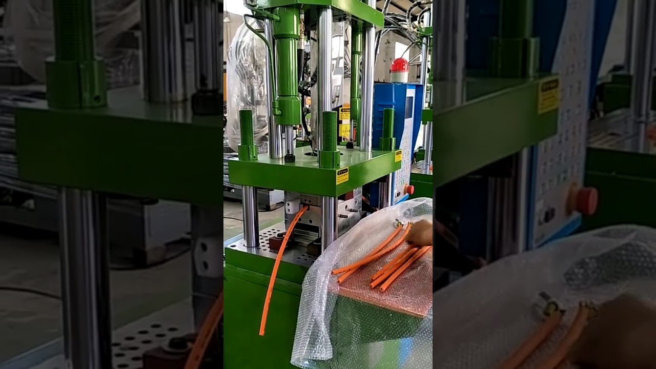 Máquina de Inyección de PVC 450ST con Clavija Plana Triple Estándar AU