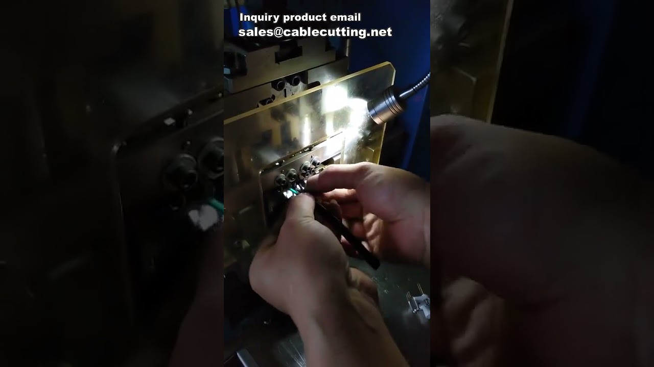 Máquina Crimpadora de Enchufes Eléctricos Franceses | Equipo Automatizado de Alta Precisión